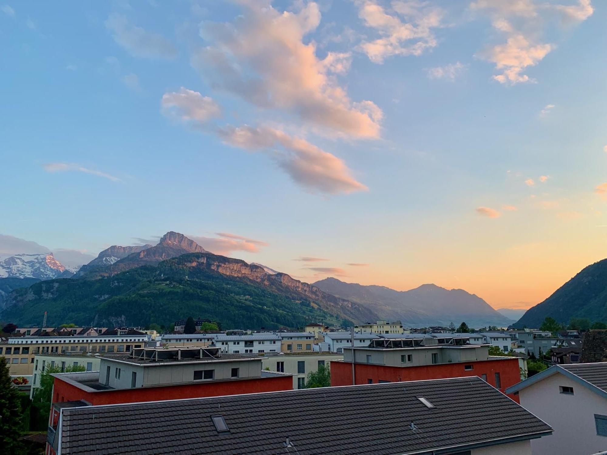Luna O Mountainview O Pizzaoven 布龙嫩 外观 照片